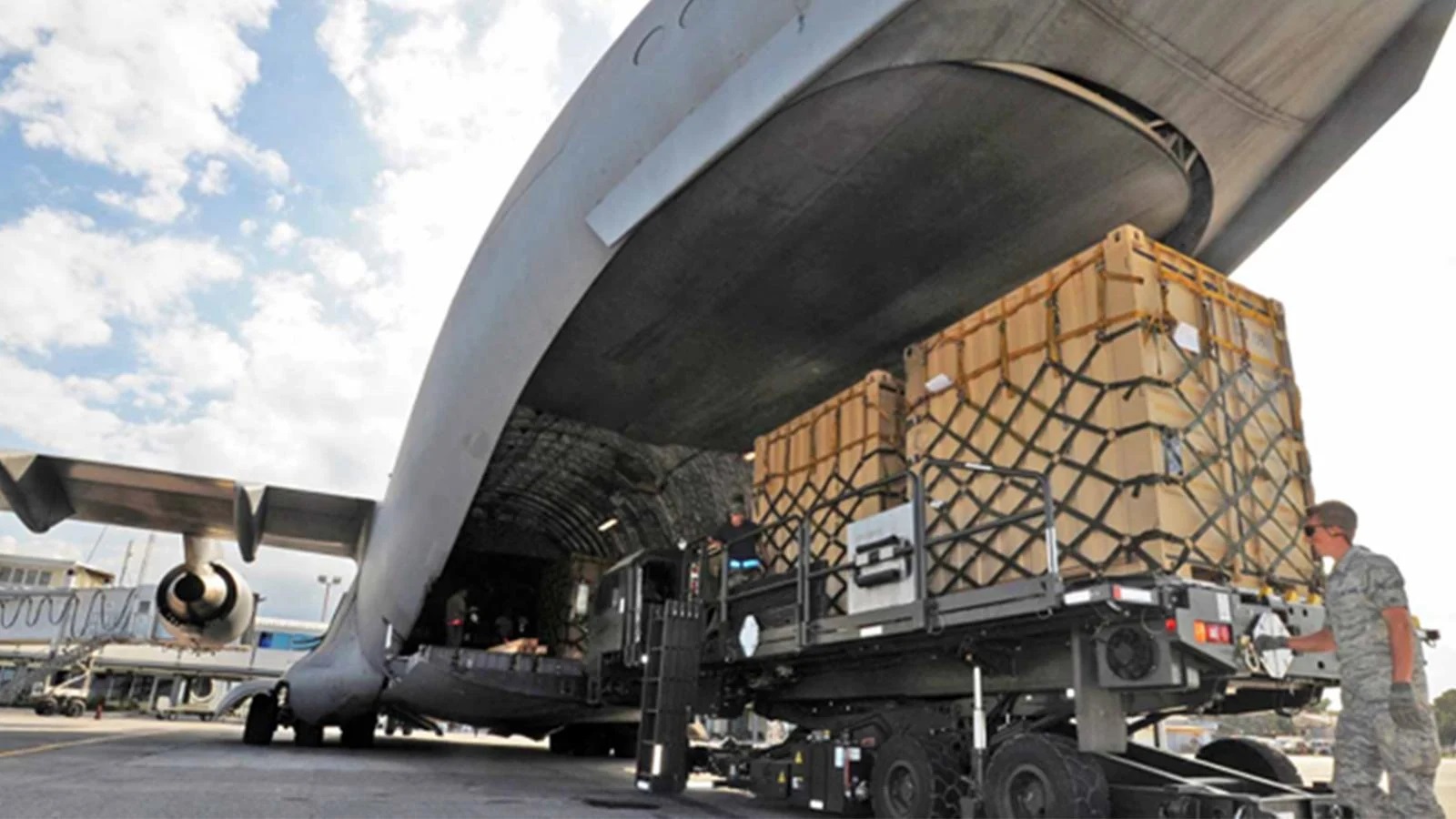 Boeing auxilia transporte militar com IA