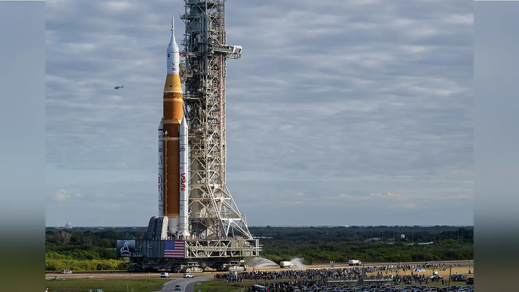 O foguete lunar Artemis II completa o seu lançamento.