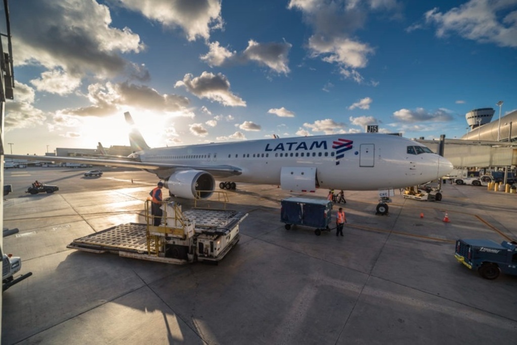 LATAM Cargo registra alta expressiva no transporte de cargas na Black Friday 2025 no Brasil